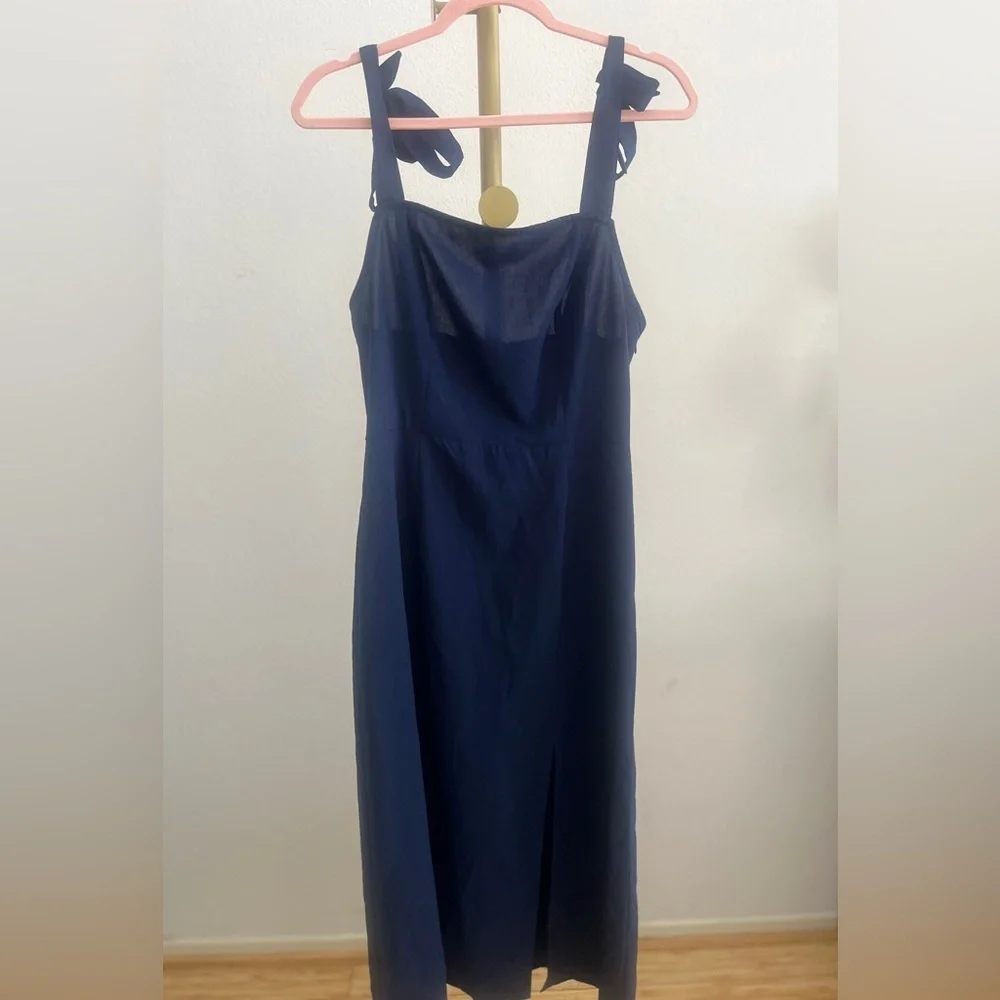 Women's Elegant Square Neck Dress - Picture 2 of 4